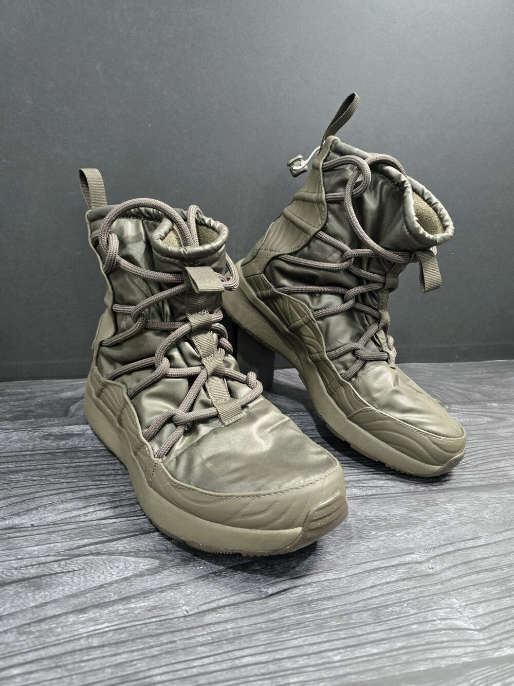Nike Tactical Boots Tanjun High Rise Olive Green Lace Up Womens 8 #A00355 EUC
